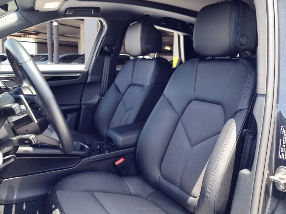 2024 Porsche Macan - Image 5 of 5