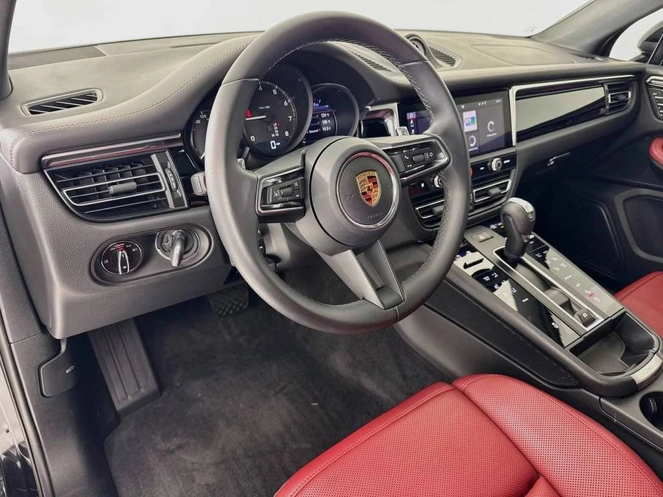 2024 Porsche Macan - Image 4 of 5