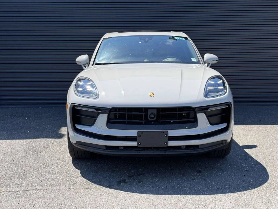 2024 Porsche Macan - Image 2 of 5