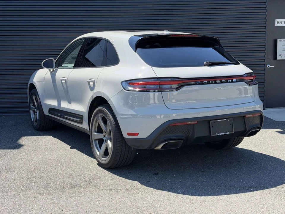 2024 Porsche Macan - Image 4 of 5