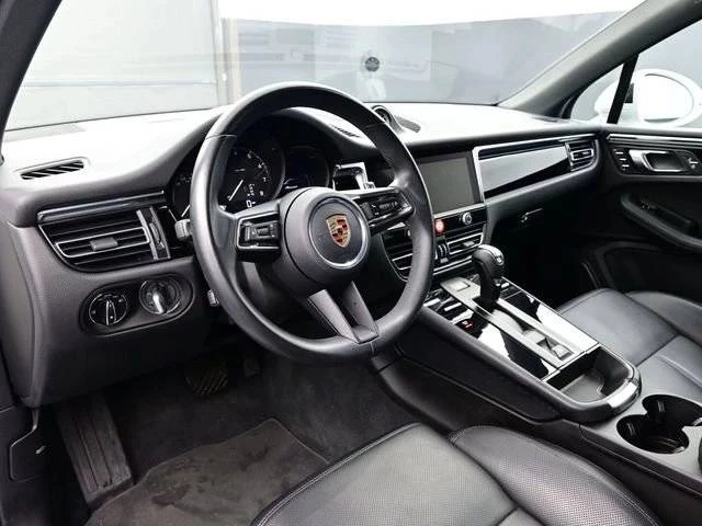2024 Porsche Macan - Image 4 of 5