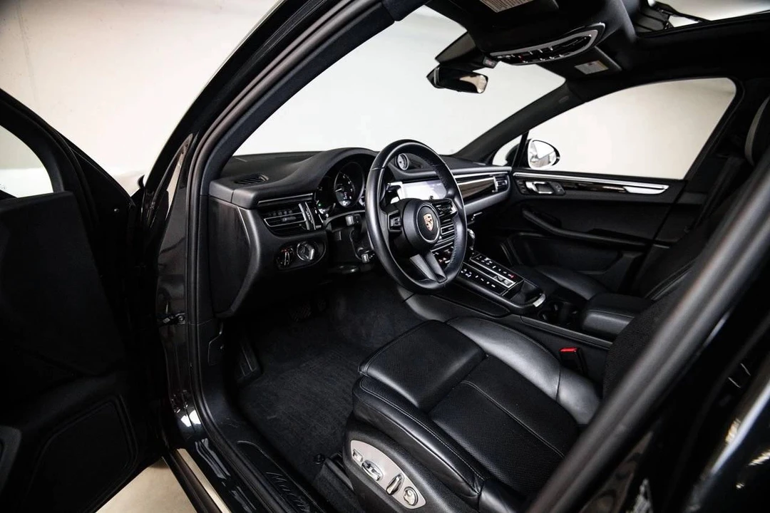 2024 Porsche Macan - Image 4 of 5
