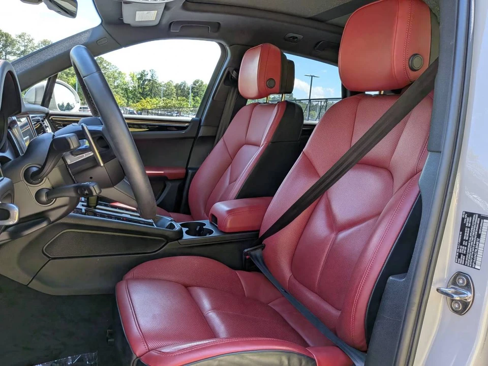 2024 Porsche Macan - Image 5 of 5