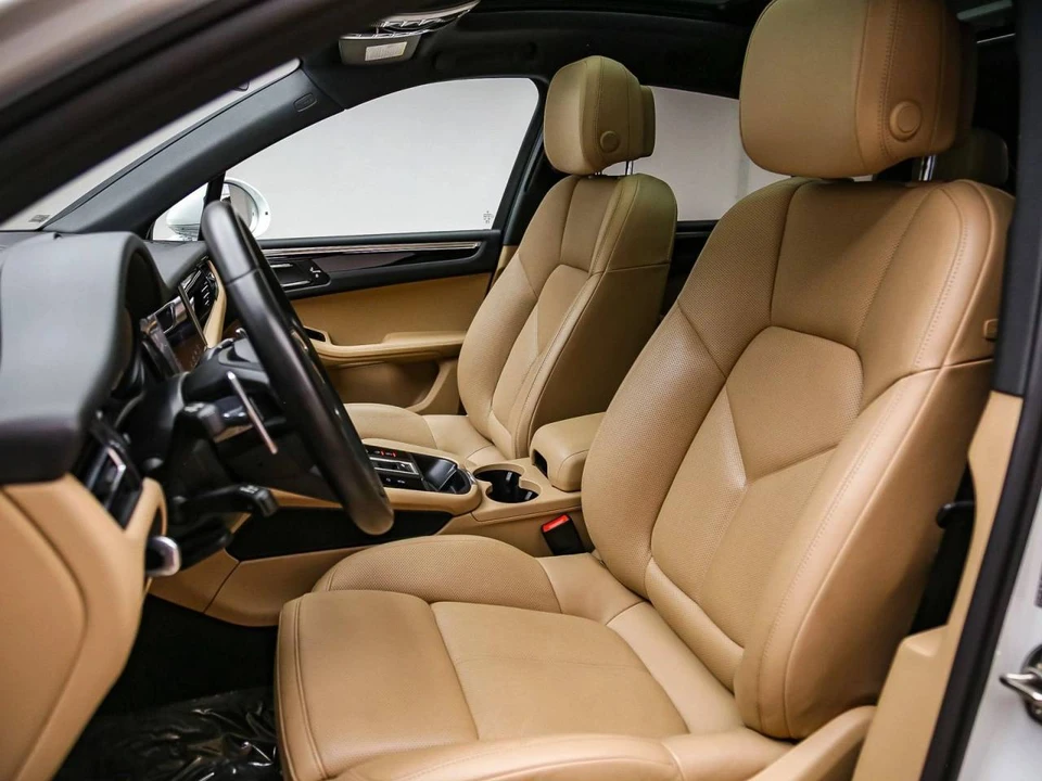 2024 Porsche Macan - Image 4 of 5