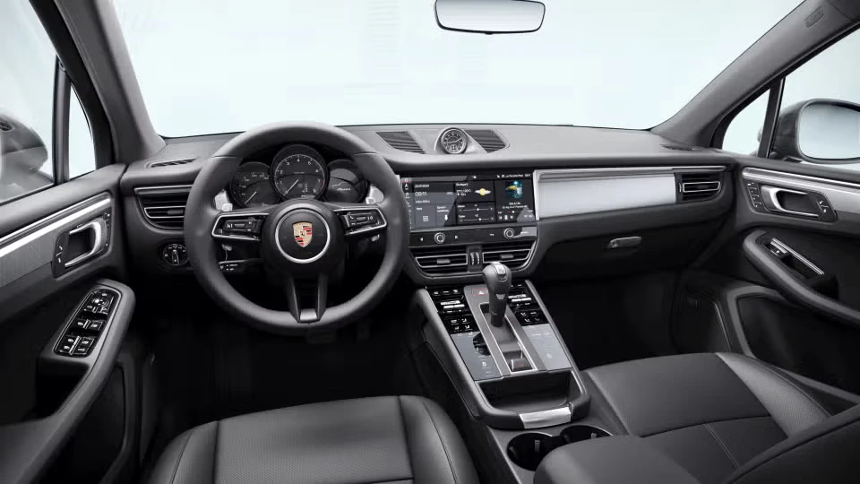 2024 Porsche Macan - Image 27 of 31