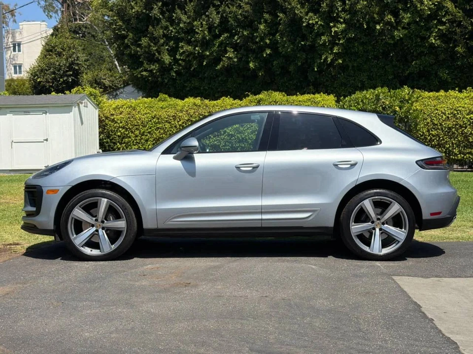 2024 Porsche Macan - Image 2 of 5