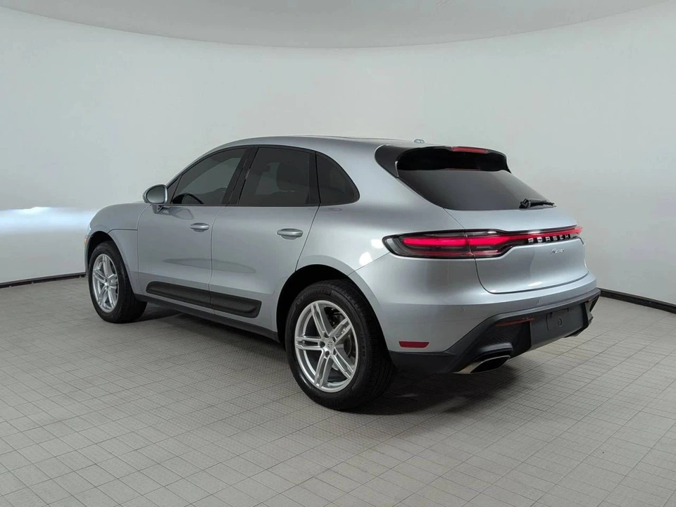 2024 Porsche Macan - Image 2 of 5