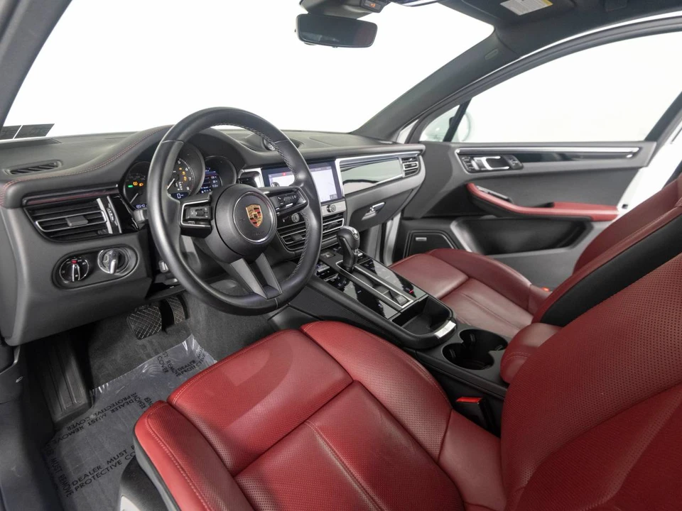 2024 Porsche Macan - Image 4 of 5