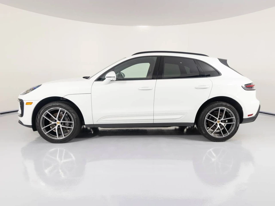 2024 Porsche Macan - Image 2 of 5