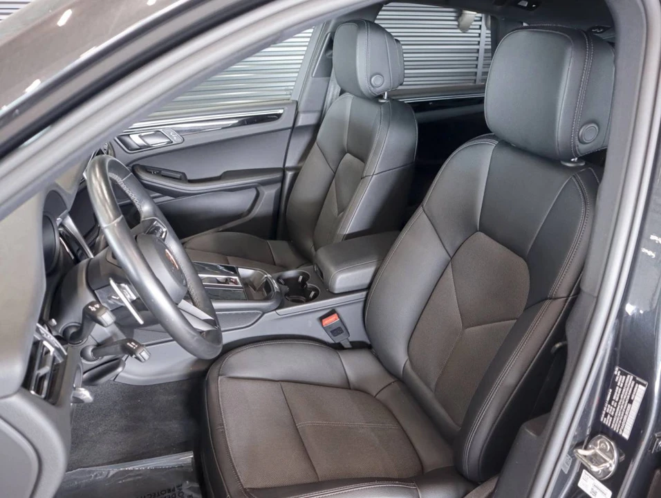 2024 Porsche Macan - Image 5 of 5