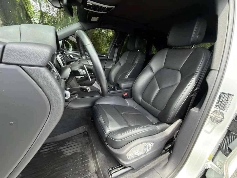 2024 Porsche Macan - Image 5 of 5