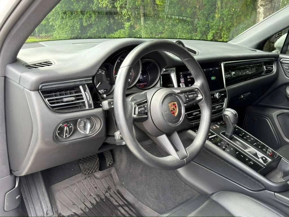 2024 Porsche Macan - Image 4 of 5