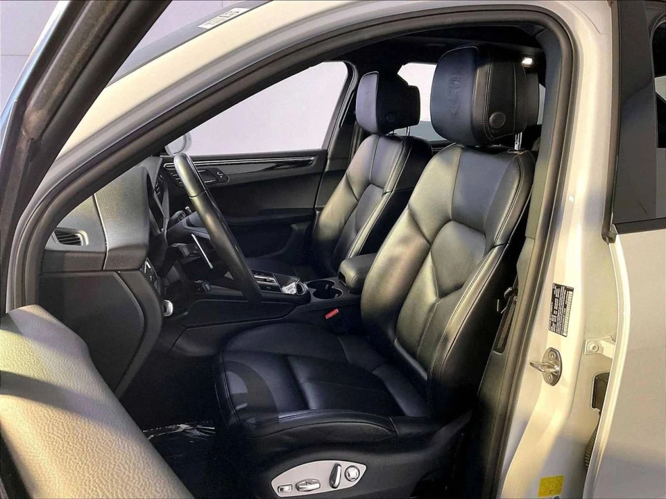 2024 Porsche Macan - Image 5 of 5