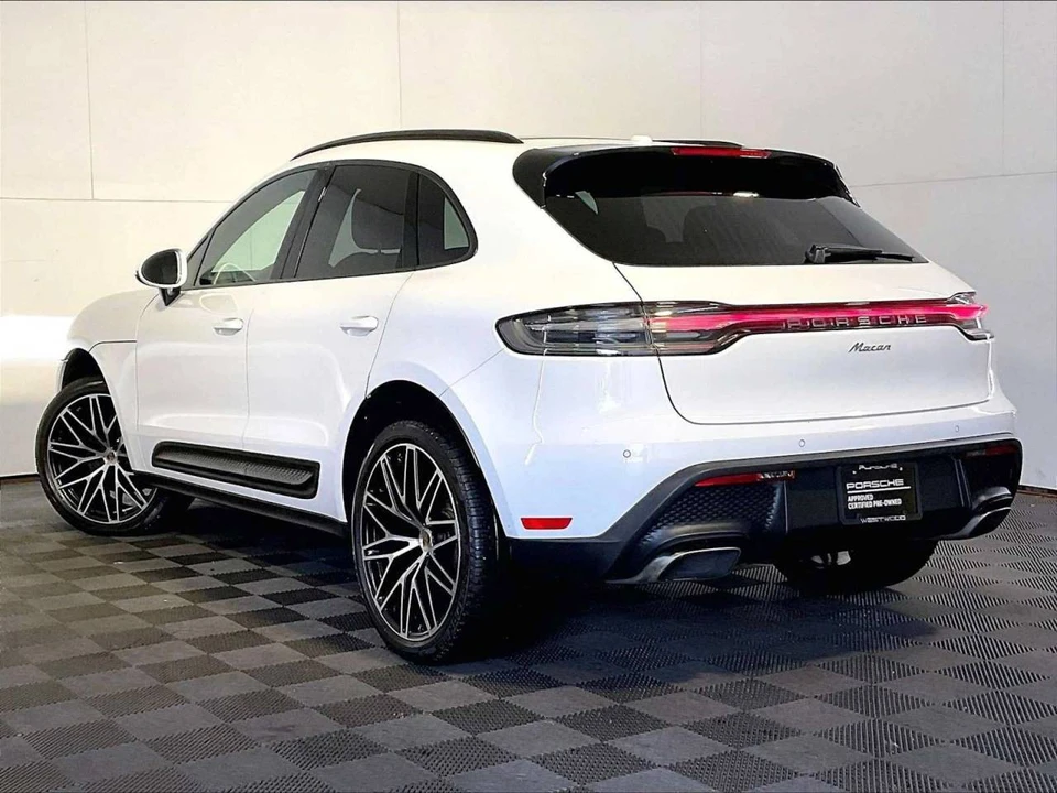 2024 Porsche Macan - Image 3 of 5