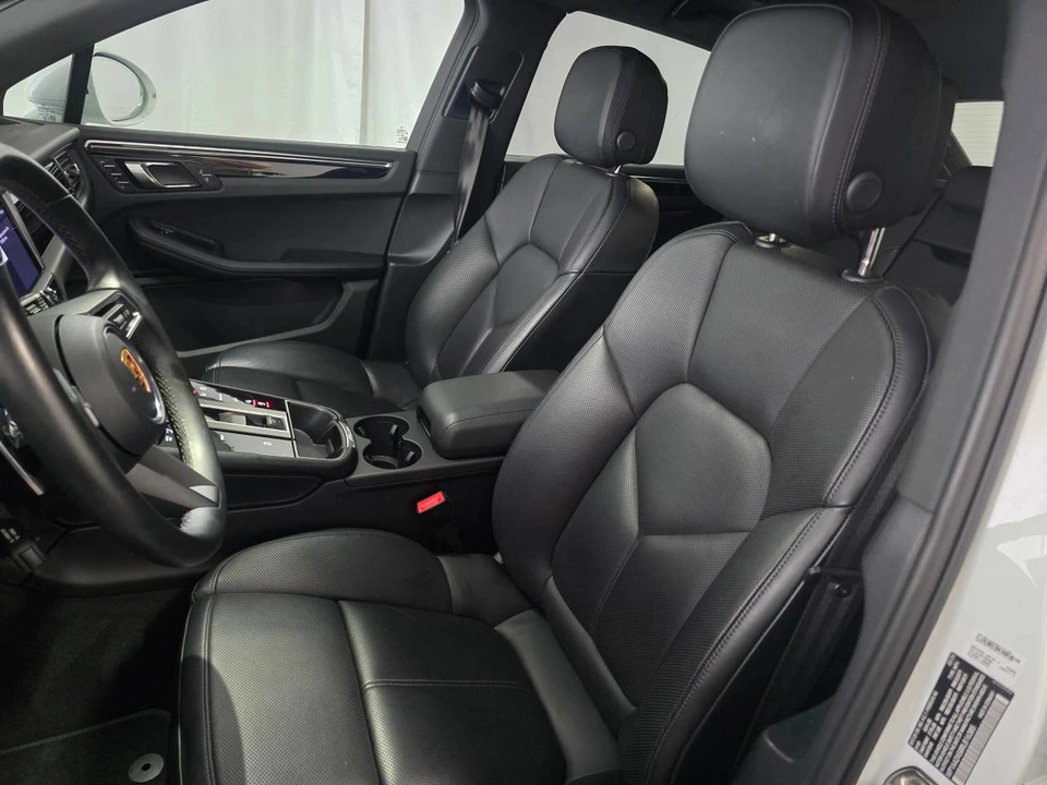 2024 Porsche Macan - Image 5 of 5