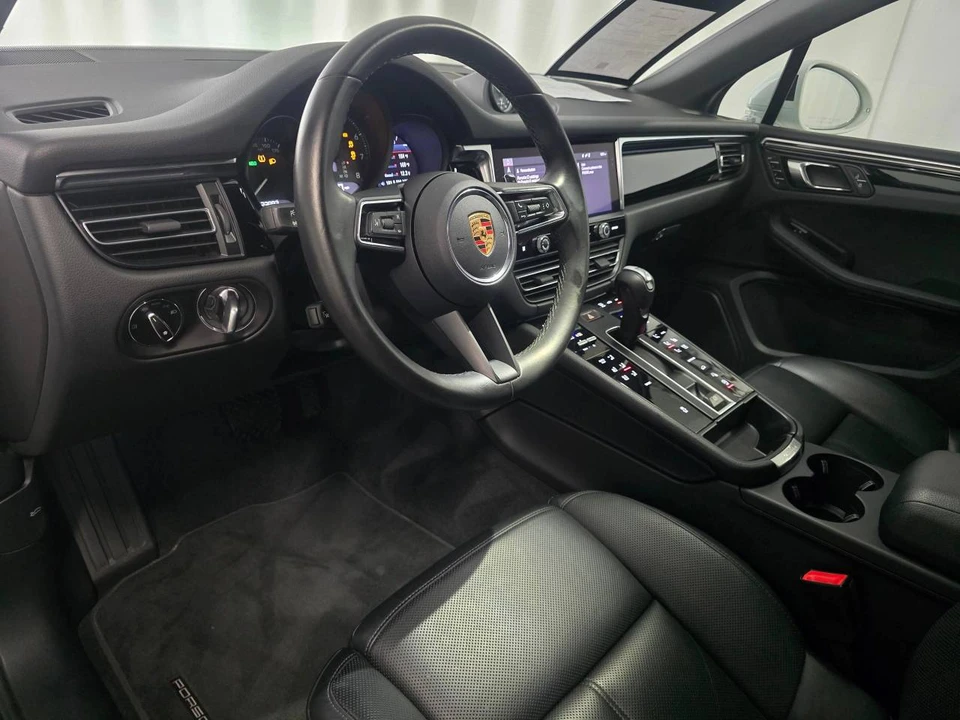 2024 Porsche Macan - Image 4 of 5