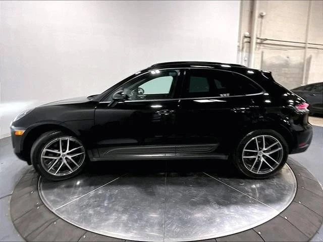 2024 Porsche Macan - Image 2 of 5