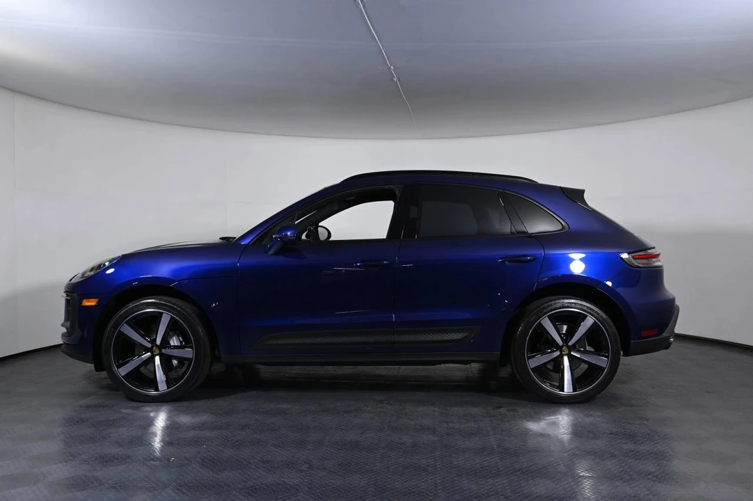2024 Porsche Macan - Image 2 of 4