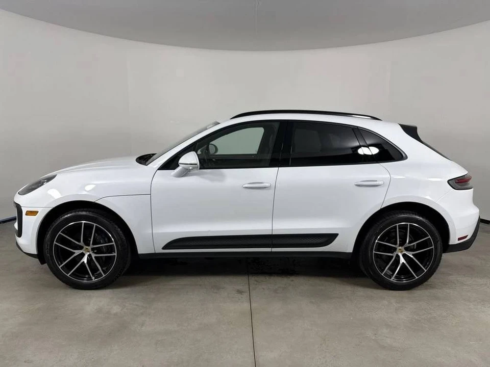 2024 Porsche Macan - Image 2 of 5