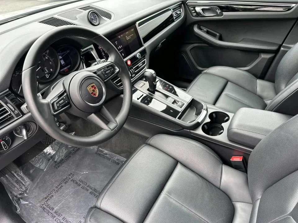 2024 Porsche Macan - Image 4 of 5