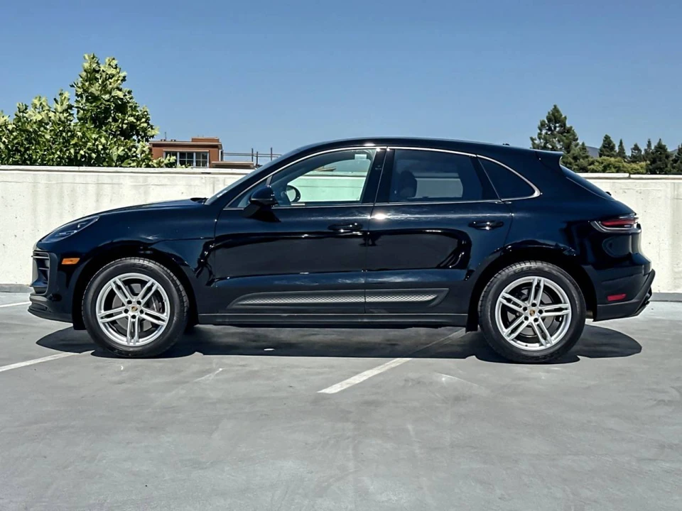 2024 Porsche Macan - Image 2 of 5