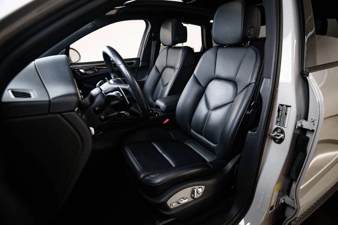 2024 Porsche Macan - Image 5 of 5