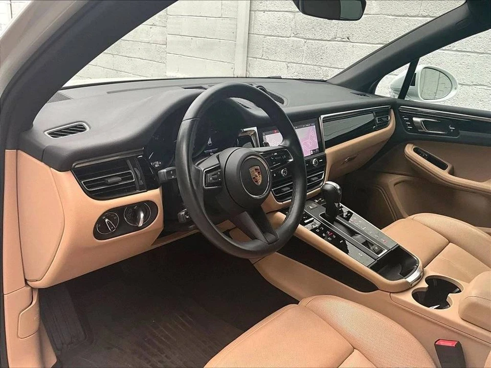 2024 Porsche Macan - Image 4 of 5