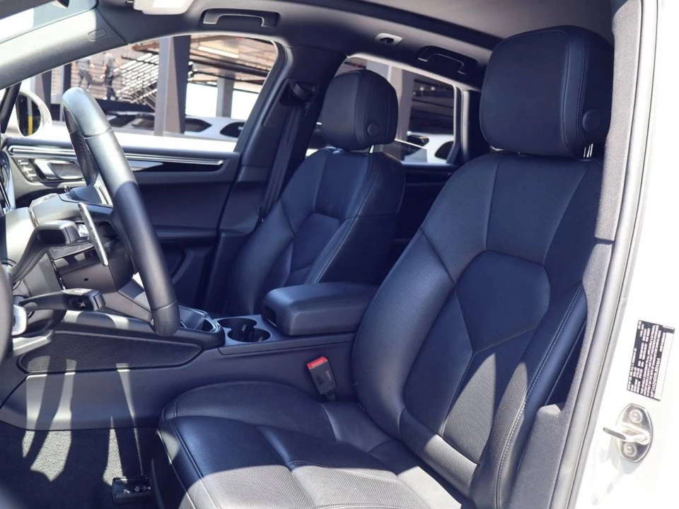 2024 Porsche Macan - Image 5 of 5