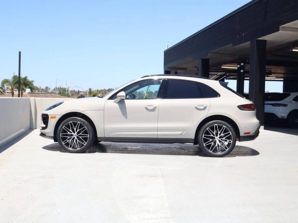 2024 Porsche Macan - Image 2 of 5