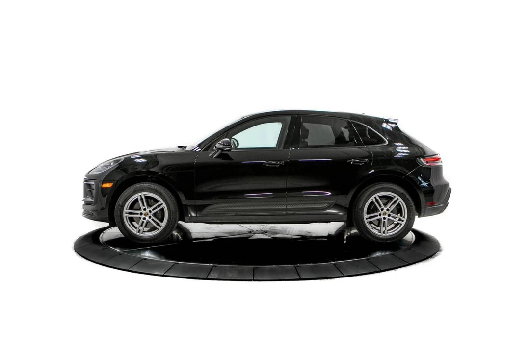 2024 Porsche Macan - Image 2 of 5