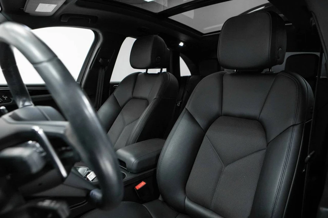 2024 Porsche Macan - Image 5 of 5