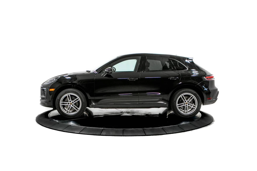 2024 Porsche Macan - Image 2 of 5