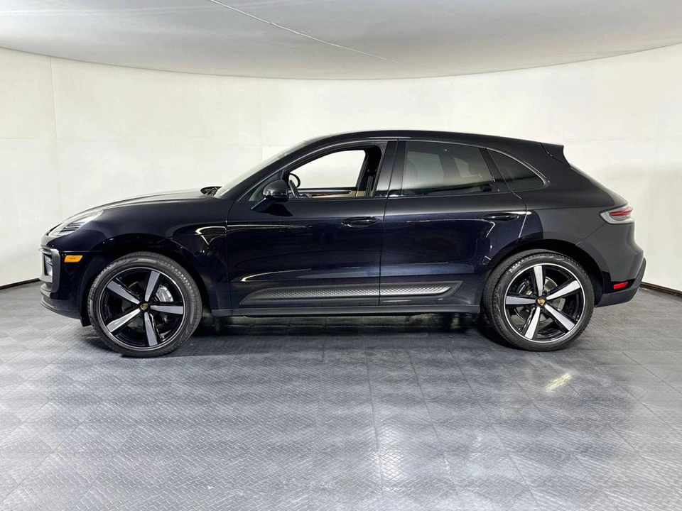2024 Porsche Macan - Image 2 of 5