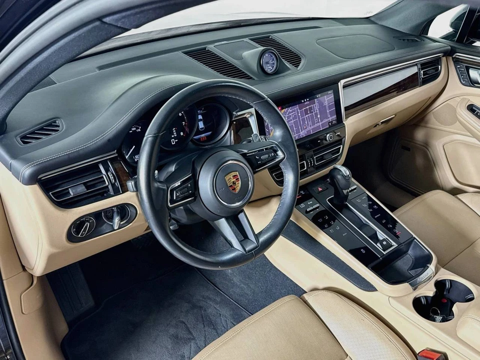 2024 Porsche Macan - Image 4 of 5