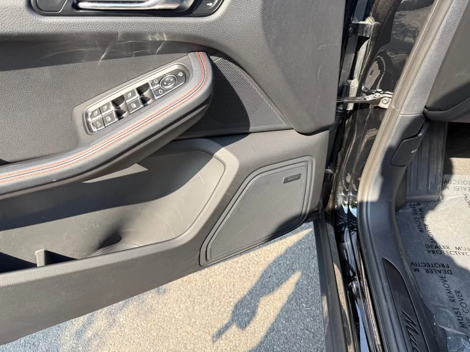 2024 Porsche Macan T - Image 11 of 18