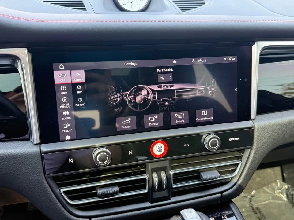 2024 Porsche Macan T - Image 15 of 18