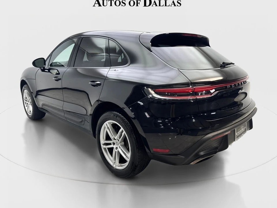 2024 Porsche Macan - Image 9 of 31