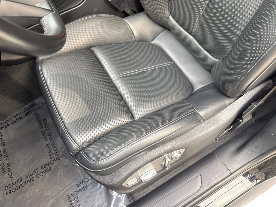 2024 Porsche Macan - Image 27 of 31