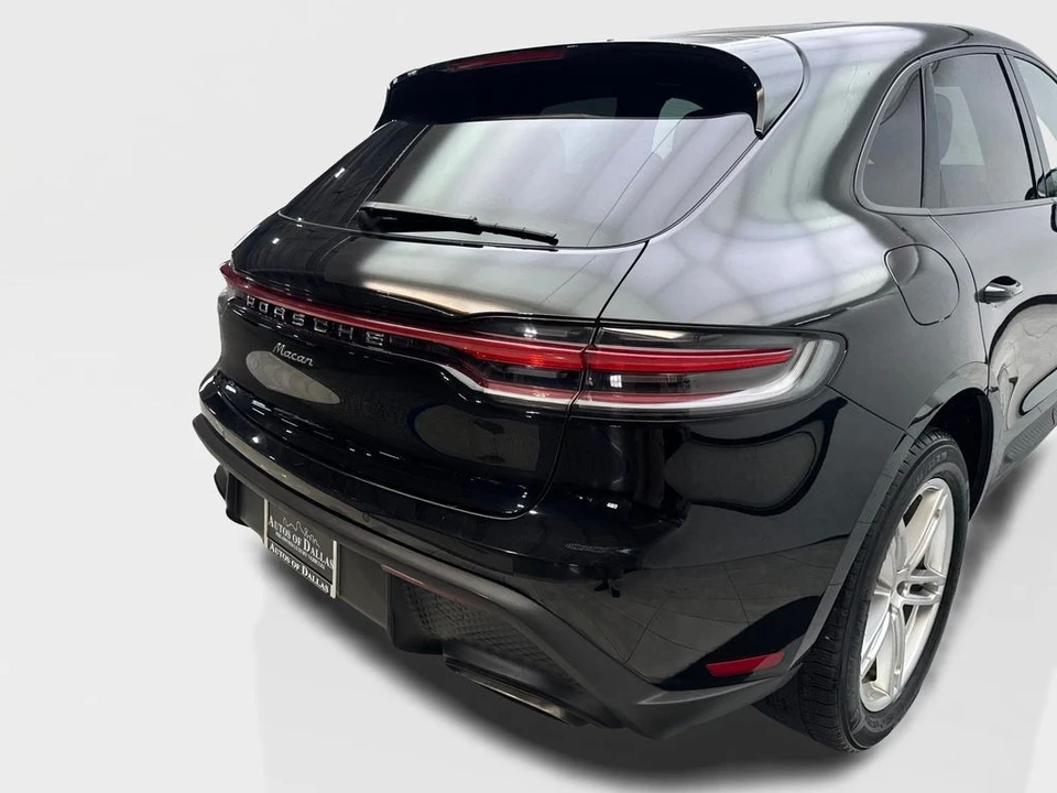 2024 Porsche Macan - Image 18 of 31