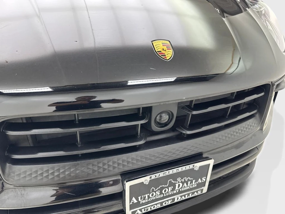 2024 Porsche Macan - Image 24 of 31