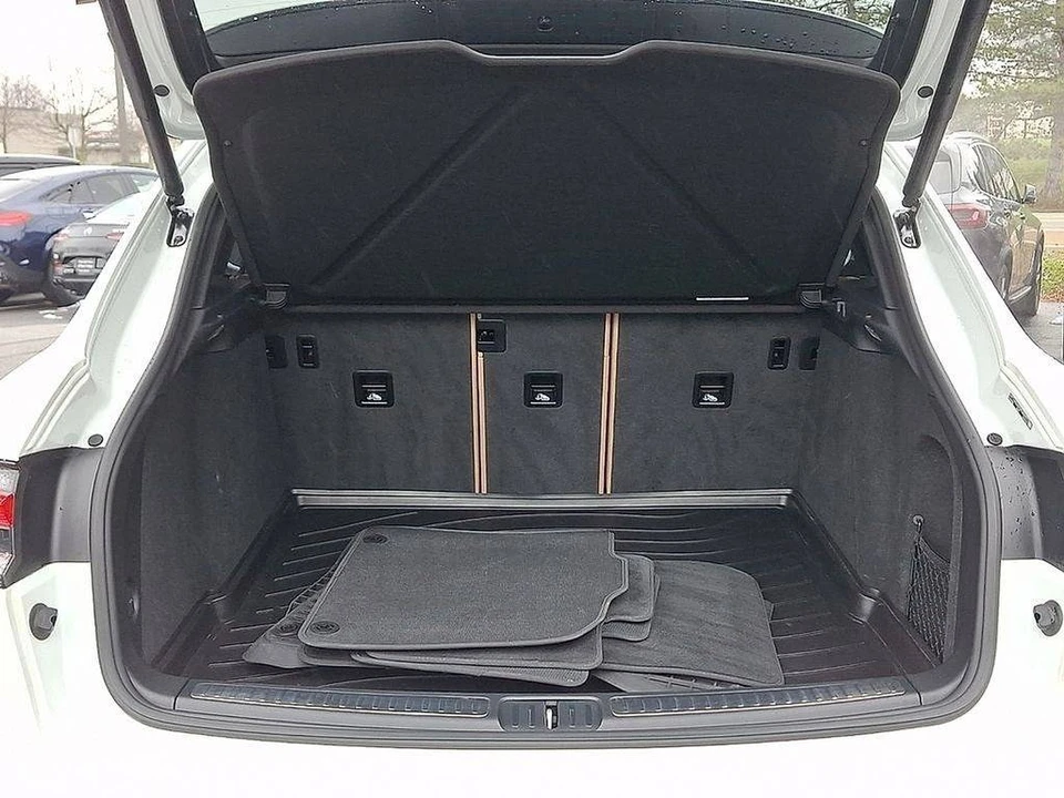 2024 Porsche Macan - Image 7 of 7