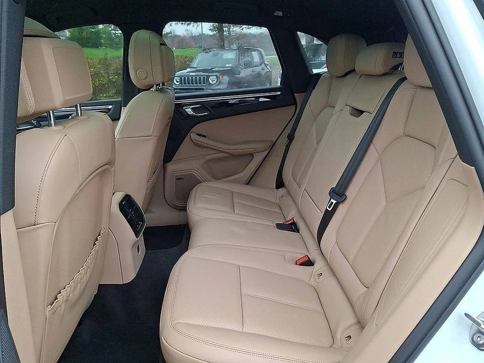 2024 Porsche Macan - Image 5 of 7