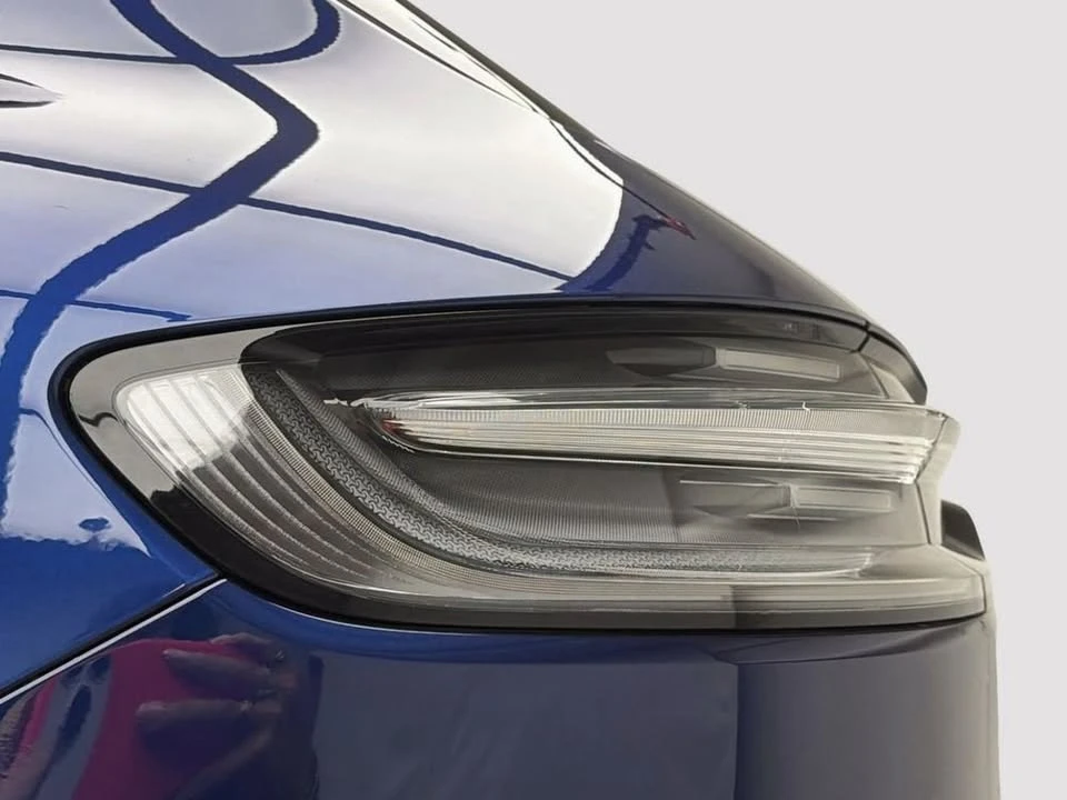 2024 Porsche Macan - Image 9 of 10