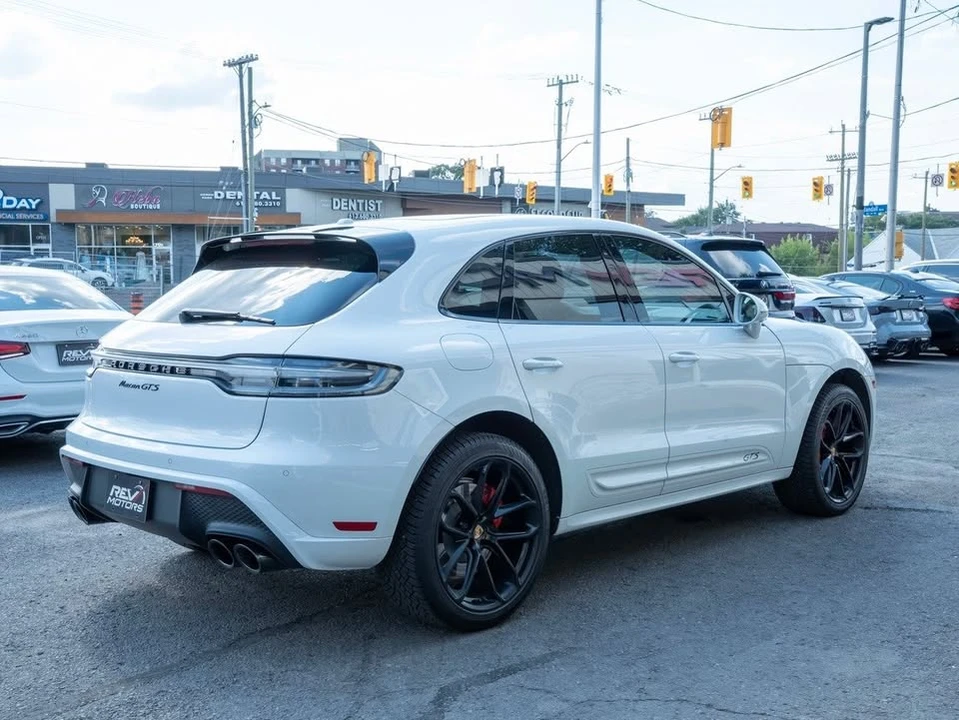 2024 Porsche Macan - Image 11 of 20