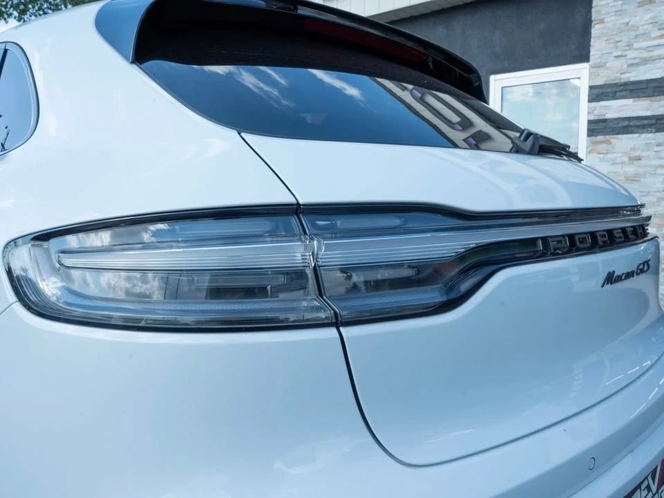 2024 Porsche Macan - Image 9 of 20