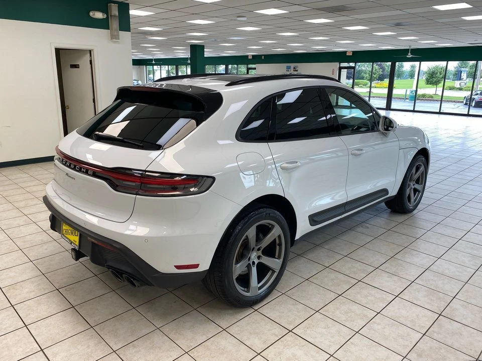 2024 Porsche Macan - Image 3 of 20