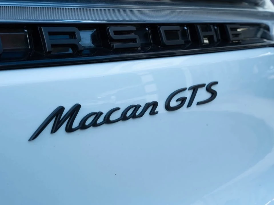 2024 Porsche Macan - Image 8 of 20