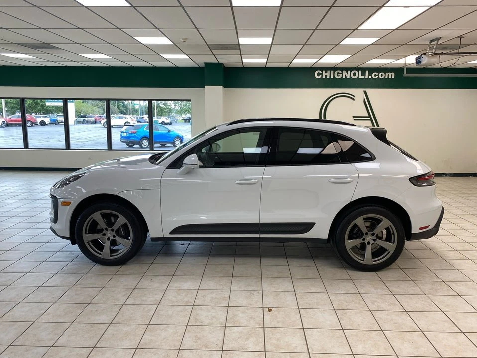 2024 Porsche Macan - Image 6 of 20
