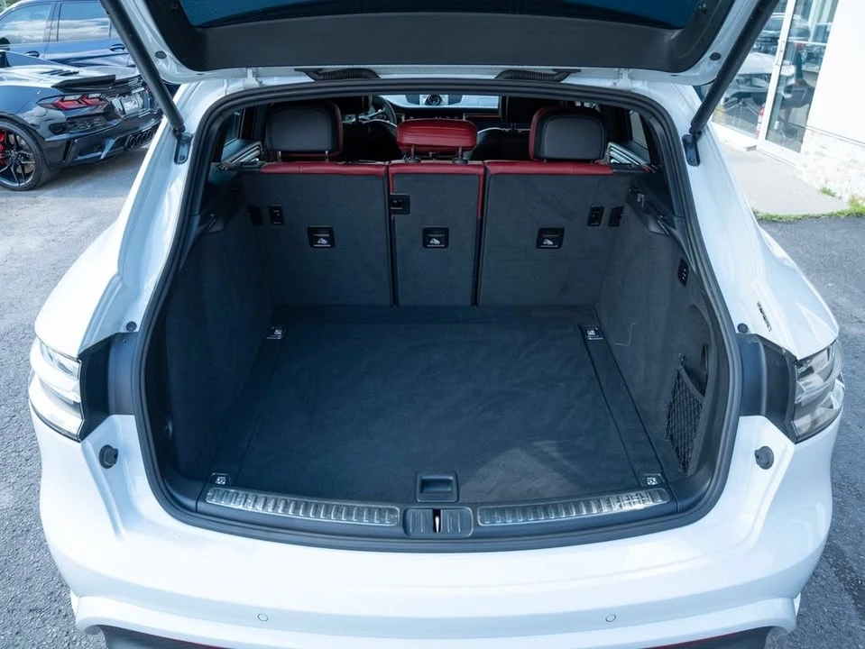 2024 Porsche Macan - Image 7 of 20