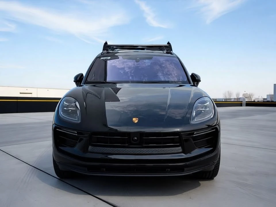 2024 Porsche Macan - Image 2 of 13